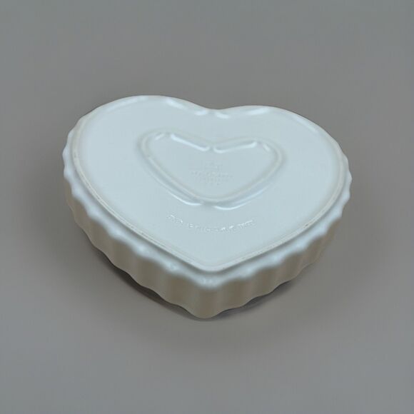 Vintage Pfaltzgraff Heart Shaped Stoneware Baking Dish  White Oven To Table Dish - Picture 5 of 7